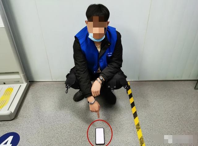 大批内鬼被抓！公安部披露惊人内幕，幕后黑手身份曝光，不简单