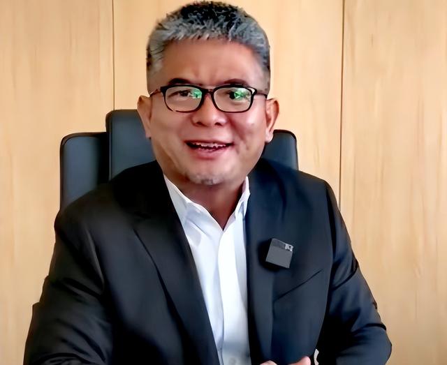 10亿身家换不来10分钟！刚签大单就突然猝死，他的悲剧戳中多少人