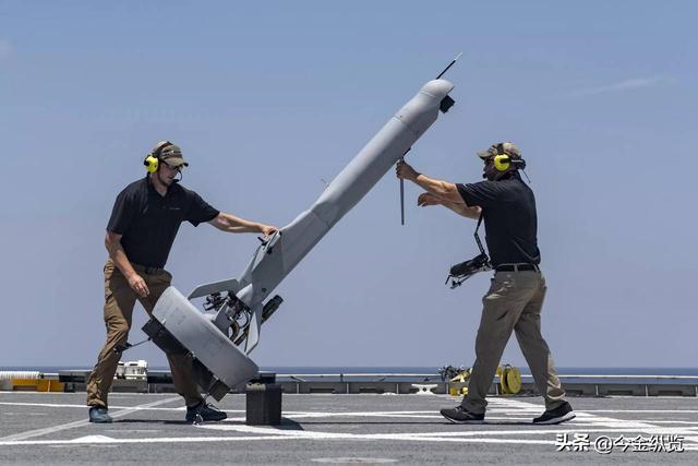 美国新型无人机登场，隐身与AI操控，未来战争进入"人机协作"时代