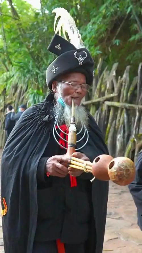 九年记录翁丁变迁：刘春雨直言，文化之变藏在村寨的烟火与灰烬里