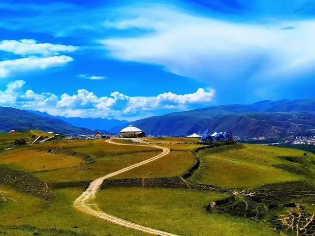 我愿称之为高原 “ 最盛大的秋景 ” ！