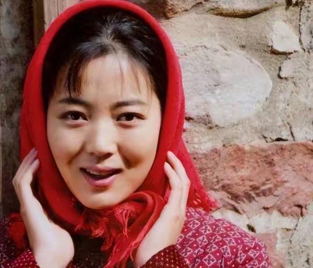 年轻时倾国倾城，老了却胖成“土肥圆”	，这6位发福的女星好可惜