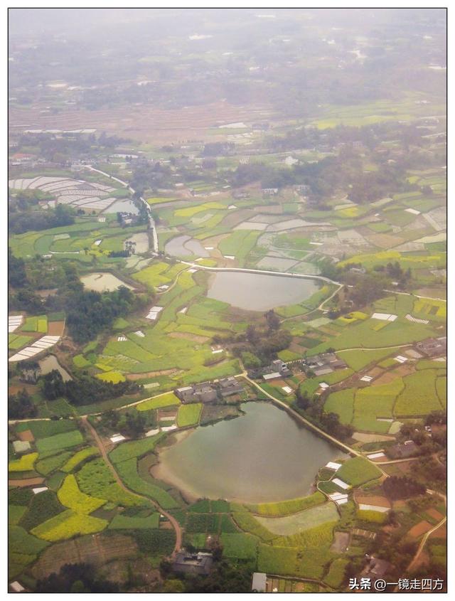 雪峰、云海、田陌 — 西藏林芝至成都空中俯瞰