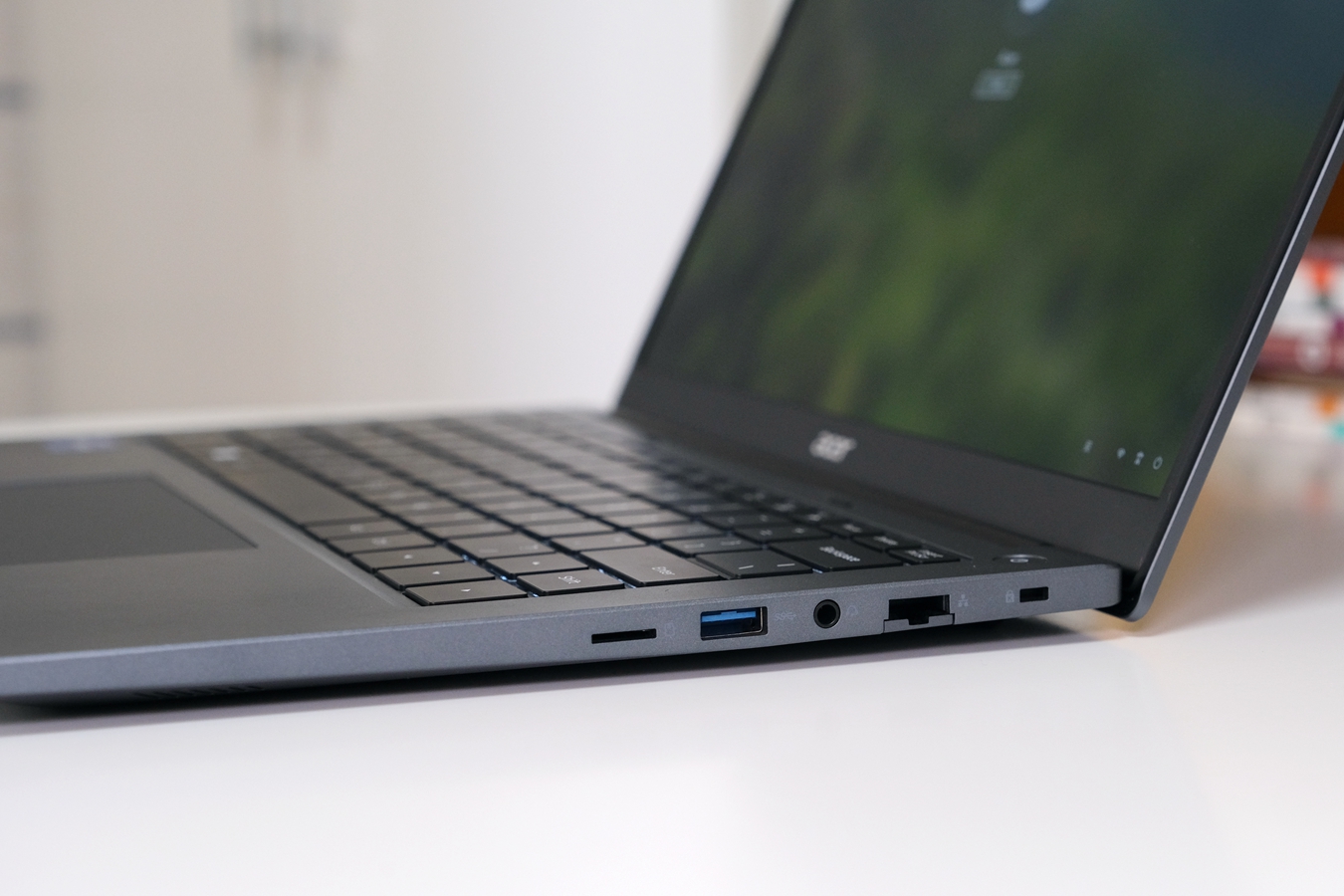 性能与便携也可兼得,宏碁非凡Go青春版够轻够薄够强悍