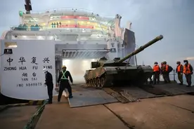 湛江惊现“巨型驳船”，外媒：台海已到最后阶段！图片