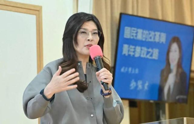 国台办对“台独”重拳出击，郑丽文喊出5个字，洪秀柱发声力挺