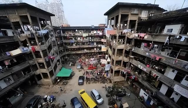 1200人挤在大海中央生活一辈子：没有法律、没有婚姻，人均活90岁