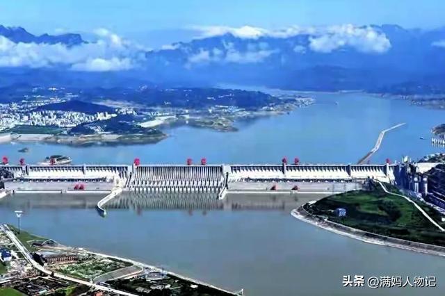 三峡大坝 “账本” 曝光：运行了 20 余年，2500 亿投入如今回本了吗？
