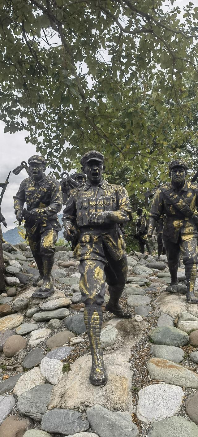 翼王悲剧地，红军胜利场，72年两场突围战结果迥异，让人泪目敬重