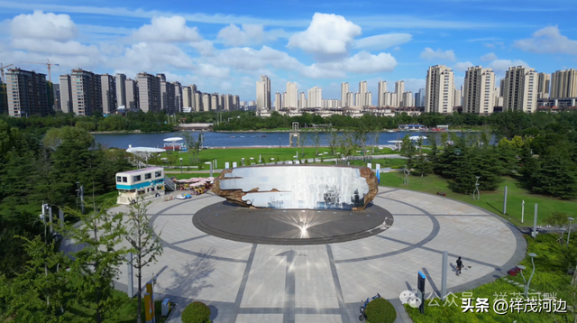 爆料：青岛高新区知名景区，安装围挡了