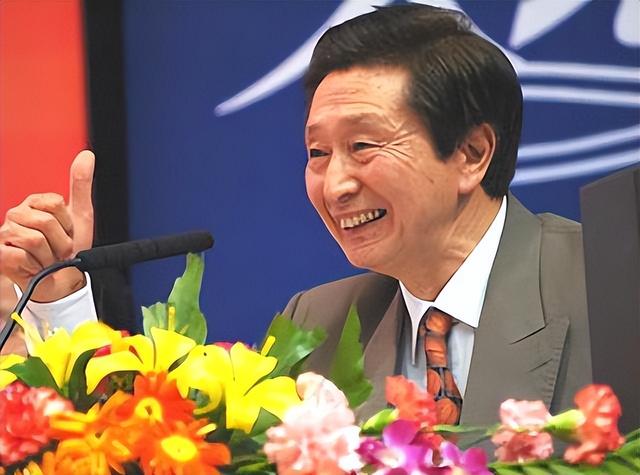 86岁宋世雄现状：定居北京老到认不出，托举儿女成才却都不在身边