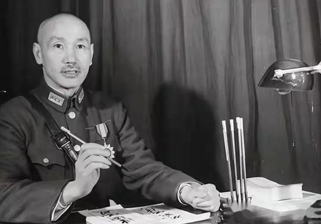 蒋介石临终前，道出了囚禁张学良54年的原因，宋美龄听后潸然泪下
