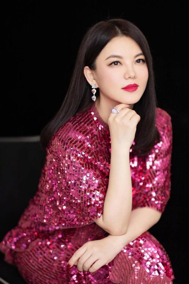 释永信被抓30天，李湘终于坦白两人关系，亲吻照的真相终于大白