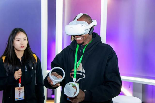 10国非洲媒体人来北京市通州区台湖镇打卡啦！