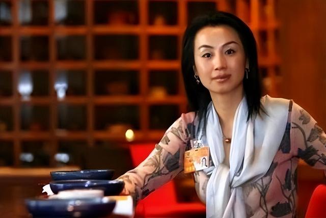 靠美色4年借了17亿，住豪宅过奢侈生活的顾春芳，如今过得怎样
