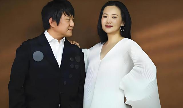 她陪伴陈道明8年，2亿身价不求名分，转身嫁王菲初恋成人生赢家