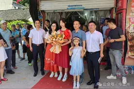 浙江高考状元，温州女学霸回村！好热闹图片