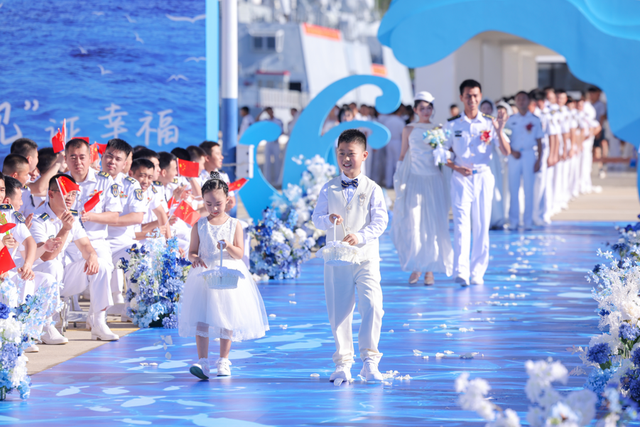官宣喜讯：他们结婚了，全网祝福