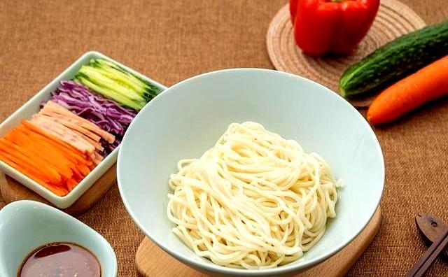 炸酱面用的酱是什么酱？国宴大厨分享精准配方，在家就好