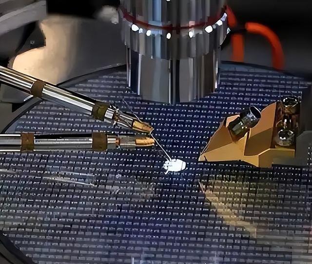 中日贸易战将至？麻生太郎定调，高市拟下禁令，中方先行出手反制