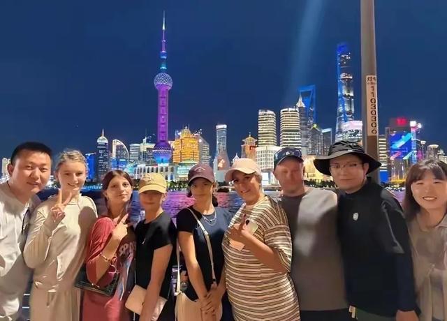 阿楠获奖，二哥一家已启程返回俄罗斯，三朵金花彻底被中国折服