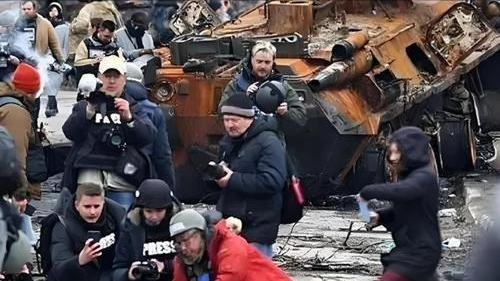 普京爱将当街被杀	，俄军复仇打响，乌克兰全境拉响警报