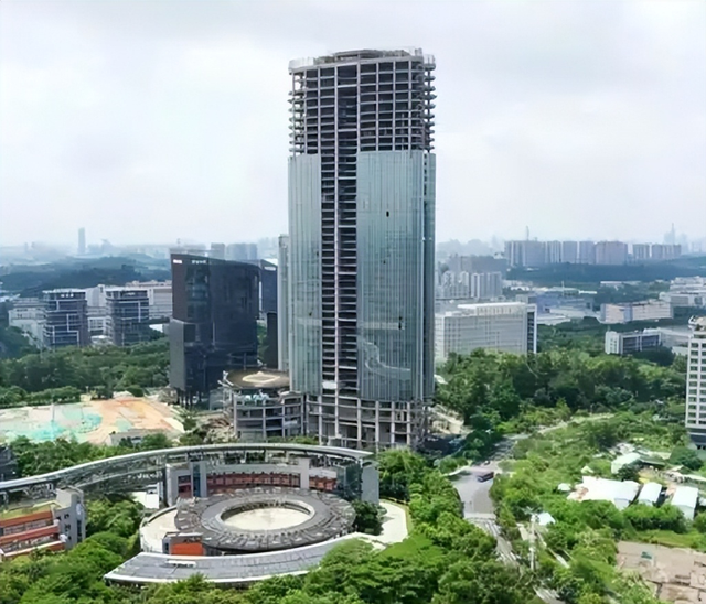 花700亿建中国第一高楼，如今17年过去，高楼却成最大烂尾楼