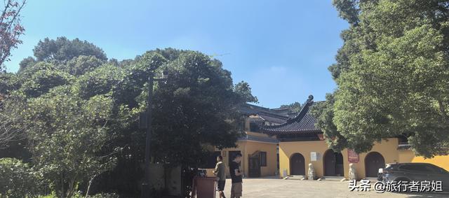 苏州大焦山不高的山峰却走出惊险之感，拍出了大片之作