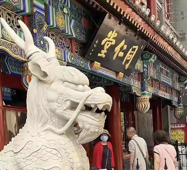 大量日本游客涌入北京，打着旅游幌子不去旅游不吃美食，为啥来？