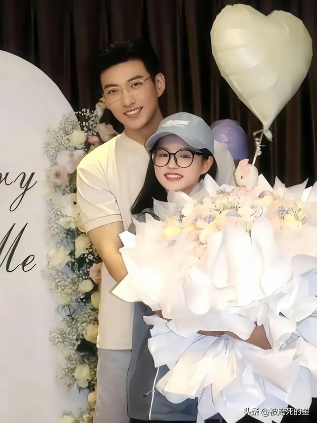 短剧网红于龙和杨咩咩的婚礼，杨咩咩好可爱好萌，一直像小孩儿