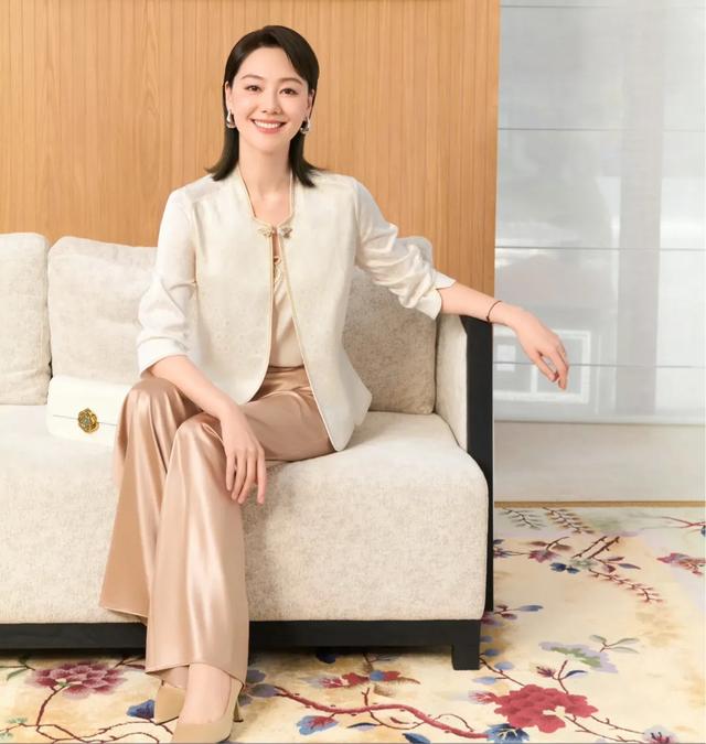 讨好大佬陪睡上位？遭央视“开除”？曾是央视女主持谣言有多离谱