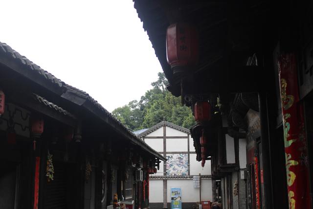 一壶山人周德华宅：所谓书屋，在水一方
