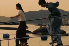 “在一起就吵，不在一起就想念”揭示了恋爱中怎样的矛盾情感图片