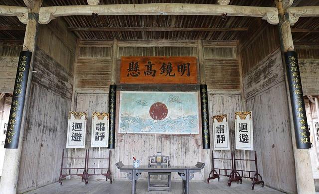 景德镇有一座县衙，历史悠久，保存完整，被誉为“江南第一衙”