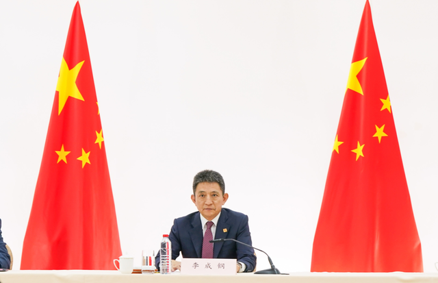 中美谈判落幕，中方代表自信挥手离场，鲁比奥拒绝“放弃台湾”