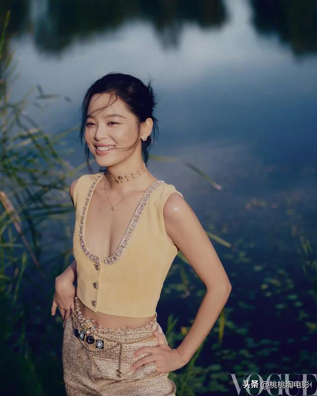 影后辛芷蕾《VOGUE》银十封面大片，达成五大女刊二轮满贯