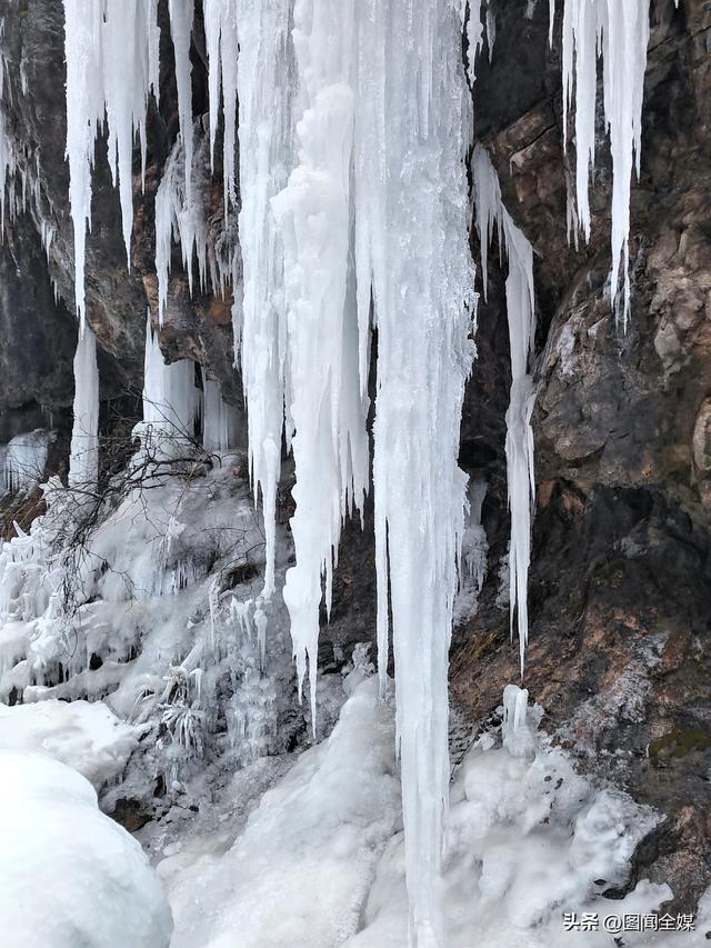 冬日江山美如画 秦岭冰瀑醉游人