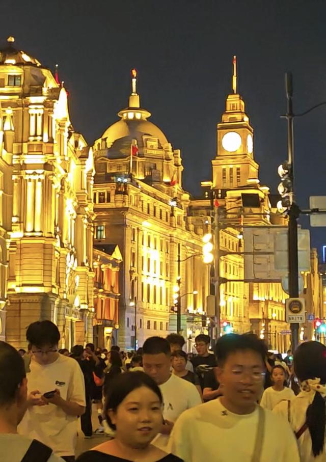 实拍上海滩夜景精华，每年吸引国内外无数游客打卡！