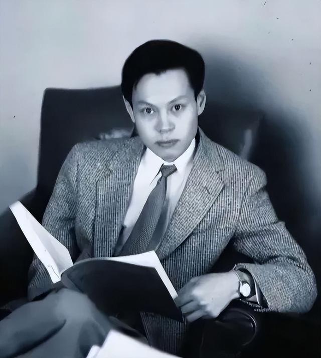 杨振宁刚去世，翁帆终于发声，字字催泪，清华大学吊唁堂细节感人