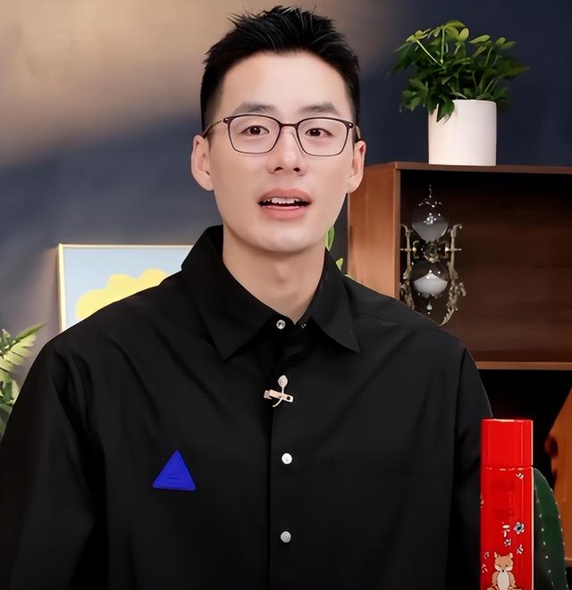 没董宇辉的命，硬走董宇辉的路，70人团队也救不了顿顿的心高气傲