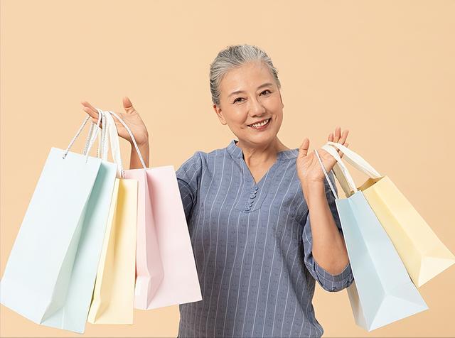 30万亿蓝海！中国未来最大金矿，藏在3亿"有钱有闲"的老年人手里