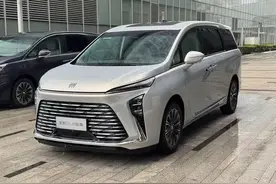 上有老下有小的家庭，建议买一辆七座车，这两款车省油舒适还安全图片