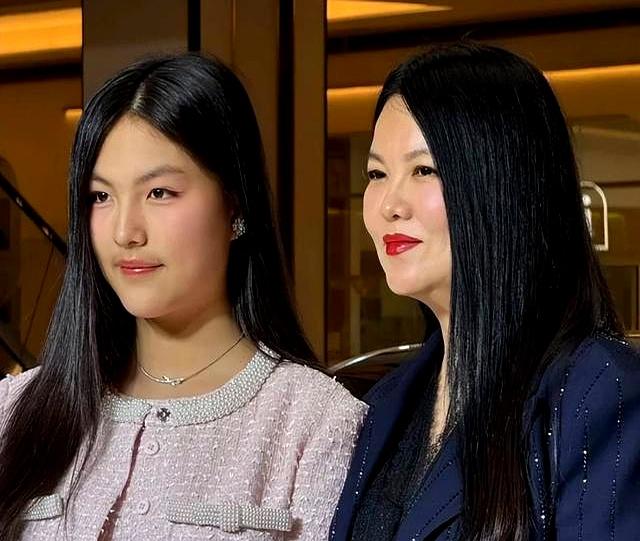 李湘还是不忍了！坦白与释永信的真实关系，亲吻照真相已大白