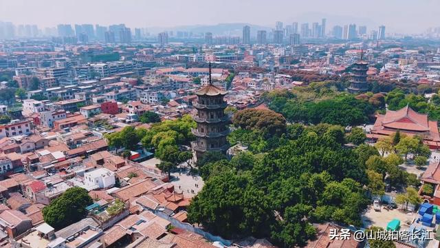 中国这座城市，GDP超万亿却没有地铁，凭啥让游客来了就不想走？