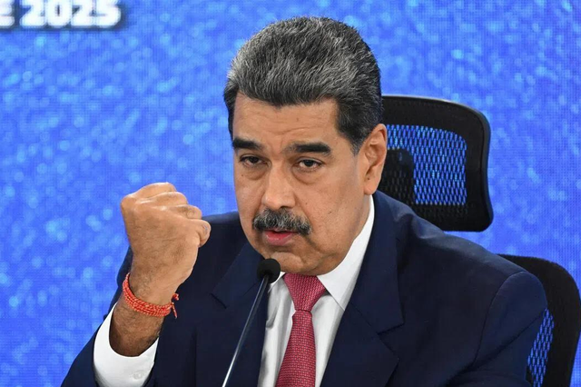 2000公里距离难住美军，“福特”号补漏洞，对委打击能力再升级？