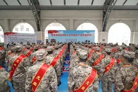 我参军、我骄傲、我自豪！湖北省举行2024年上半年新兵入伍欢送仪式图片
