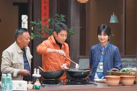 即将播出！央视一套《三餐四季》走进红河图片