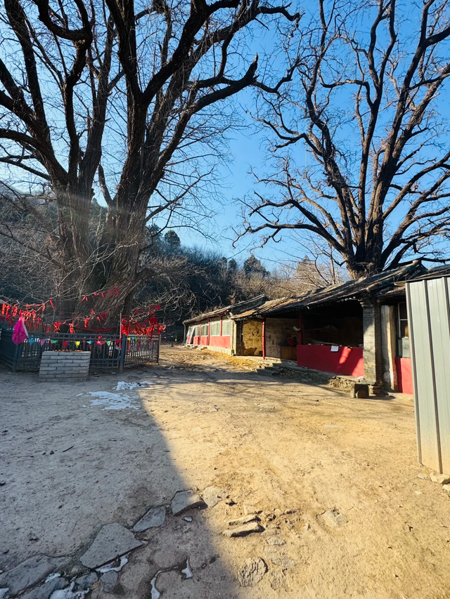 京郊徒步好去处，1.5h登顶看山水看火车，全程免费！