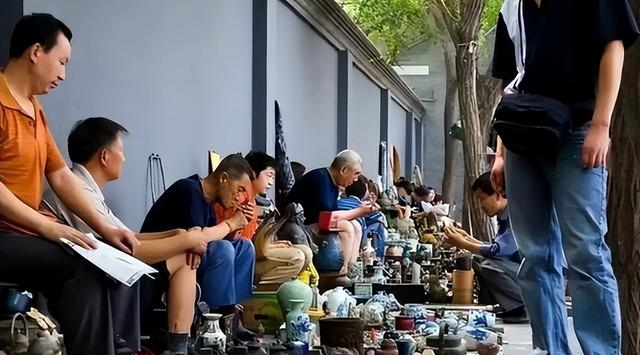 大量日本游客涌入北京，打着旅游幌子不去旅游不吃美食，为啥来？
