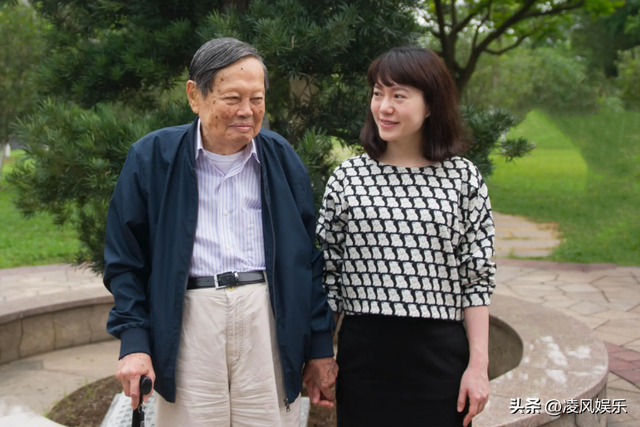杨振宁去世3天后，原来他还留了“遗产”，只有8个字，却字字千金